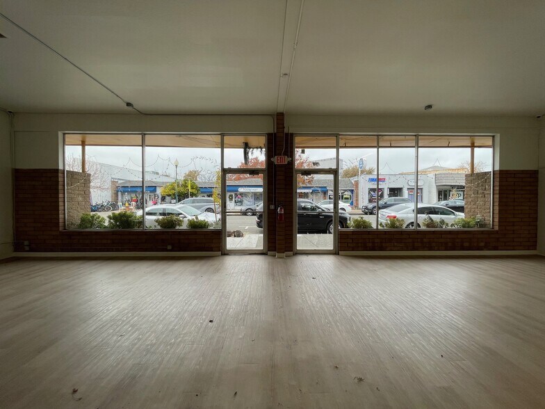 More Photos Of 359-363 Merchant St, Vacaville Storefront Retail Office For Lease