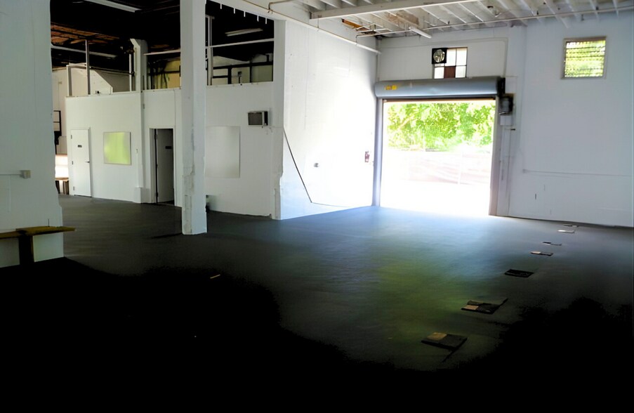 More Photos Of 420 6th St, West Palm Beach Flex For Lease