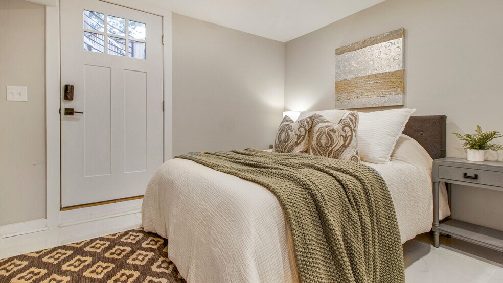 More Photos Of 1414 Pennsylvania Ave SE, Washington Apartments For Sale