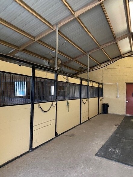 More Photos Of 707 Woods Rd, Brookshire Warehouse For Sale