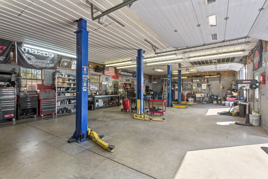 More Photos Of 140 Charles St, Harrisonburg Auto Repair For Sale