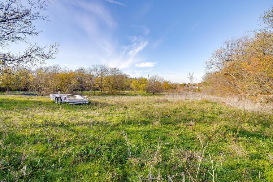 More Photos Of 1101 E Main St, Crowley Land For Sale