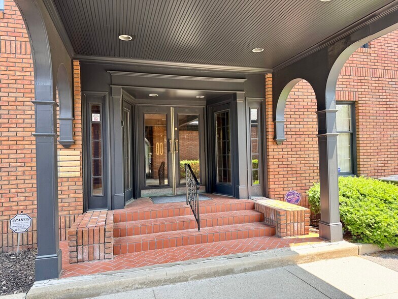 More Photos Of 4051 Whipple Ave NW, North Canton Coworking Space