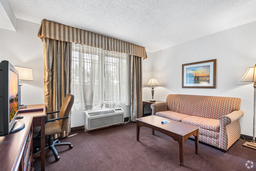 More Photos Of 2260 Whitney Ave, Hamden Hotel For Sale