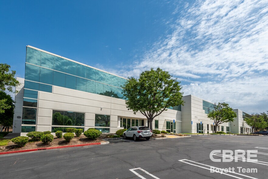 More Photos Of 26025 Mureau Rd, Calabasas Office For Sale