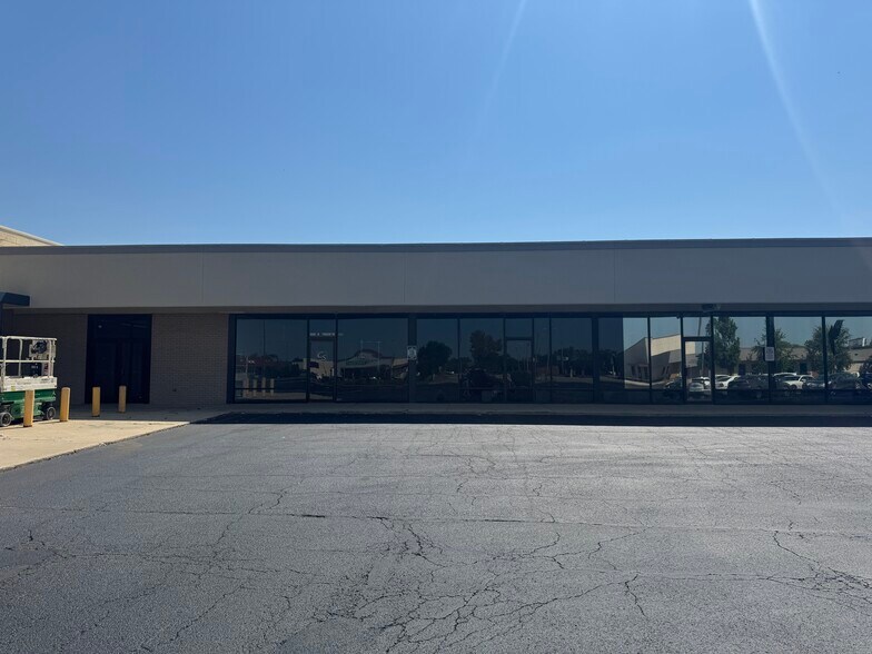 More Photos Of 510-626 W Lincoln Ave, Charleston Unknown For Lease