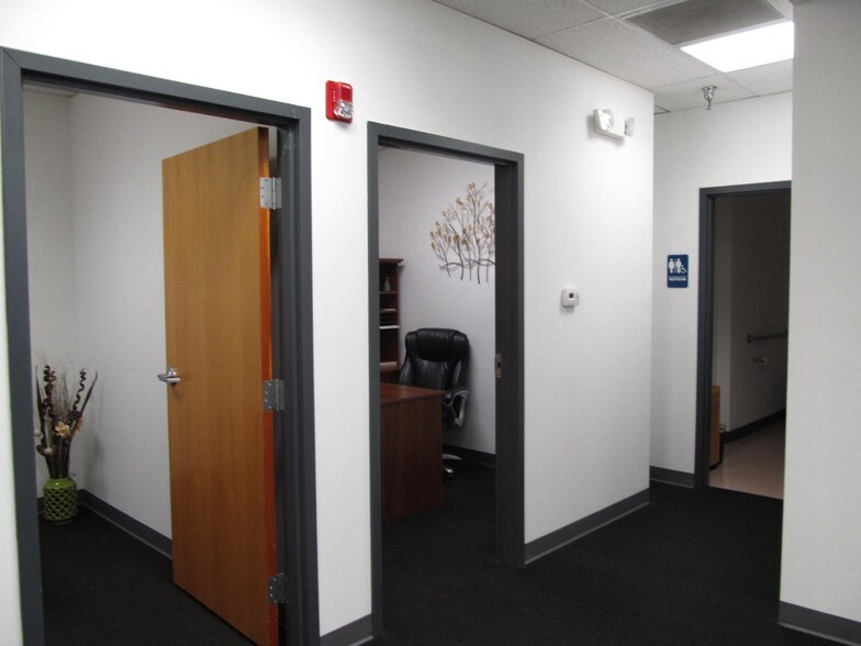 More Photos Of 400-428 W 5th Ave, Naperville Light Distribution For Lease