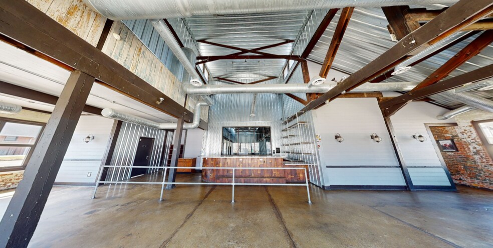 More Photos Of 5764 Wheeler Rd, Indianapolis Showroom For Lease