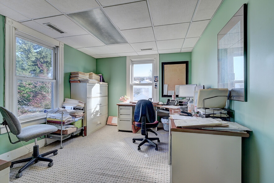 More Photos Of 10 S Prospect St, Verona Office Residential For Lease