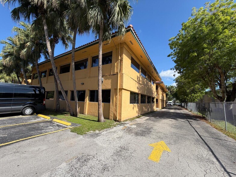 More Photos Of 10250 SW 56th St, Miami Office For Sale