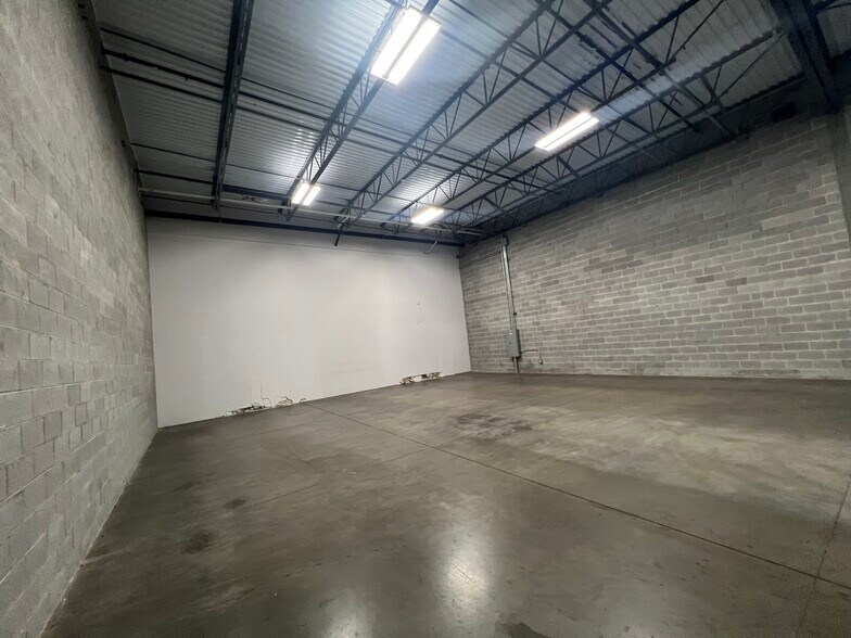 More Photos Of 7699 Limestone Dr, Gainesville Light Manufacturing For Sale