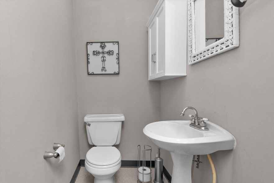 More Photos Of 22516 Aldine Westfield Rd, Spring Medical For Sale