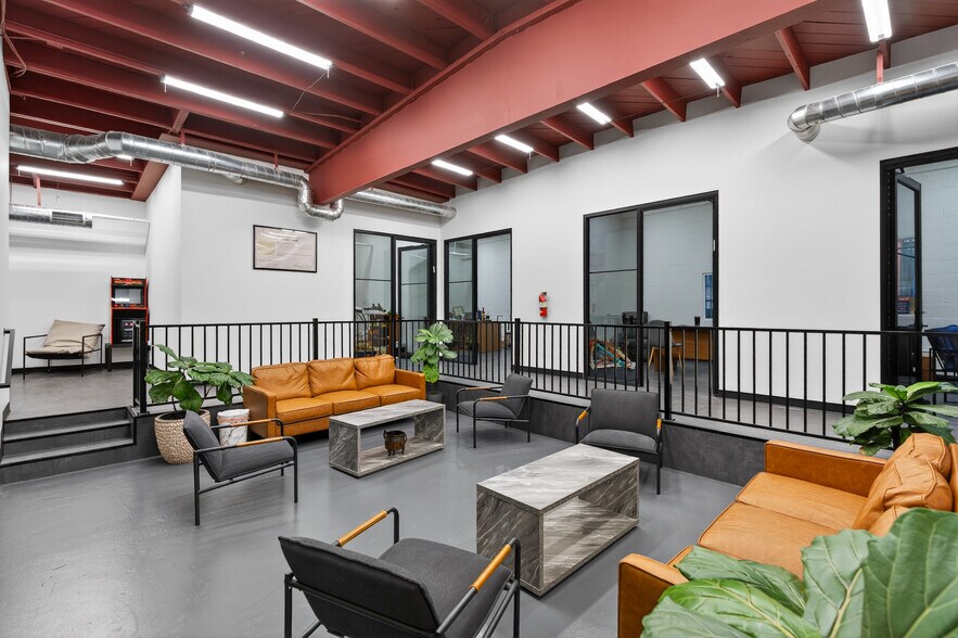 More Photos Of 7225 Fulton Ave, North Hollywood Warehouse For Sale