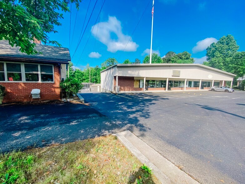 More Photos Of 6869 S Sweetwater Rd, Lithia Springs Self Storage For Sale