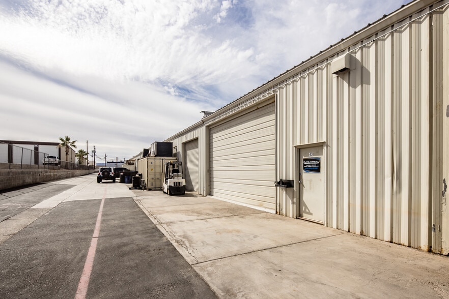 More Photos Of 1600 Acoma Blvd W, Lake Havasu City Service For Sale