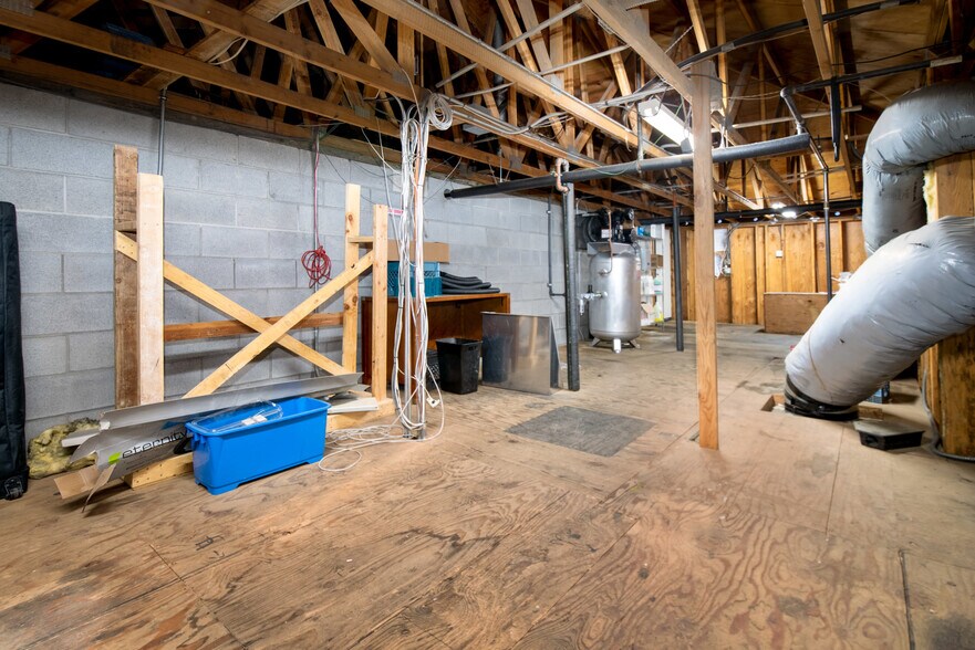 More Photos Of 810 Whispering Pines Ln, Grass Valley Refrigeration Cold Storage For Sale