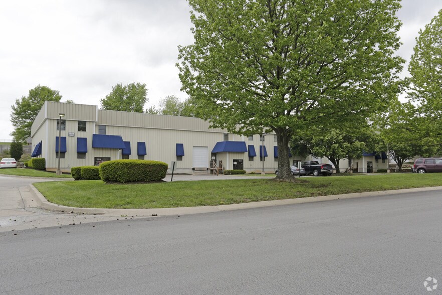Primary Photo Of 1024 NE Jib Ct, Lee's Summit Warehouse For Lease