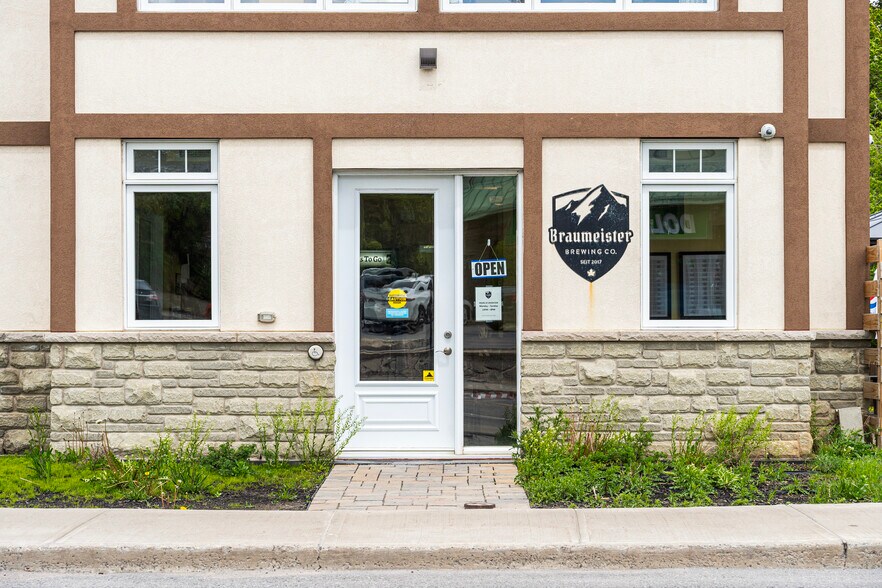 More Photos Of 19 Moore St, Carleton Place General Retail For Sale