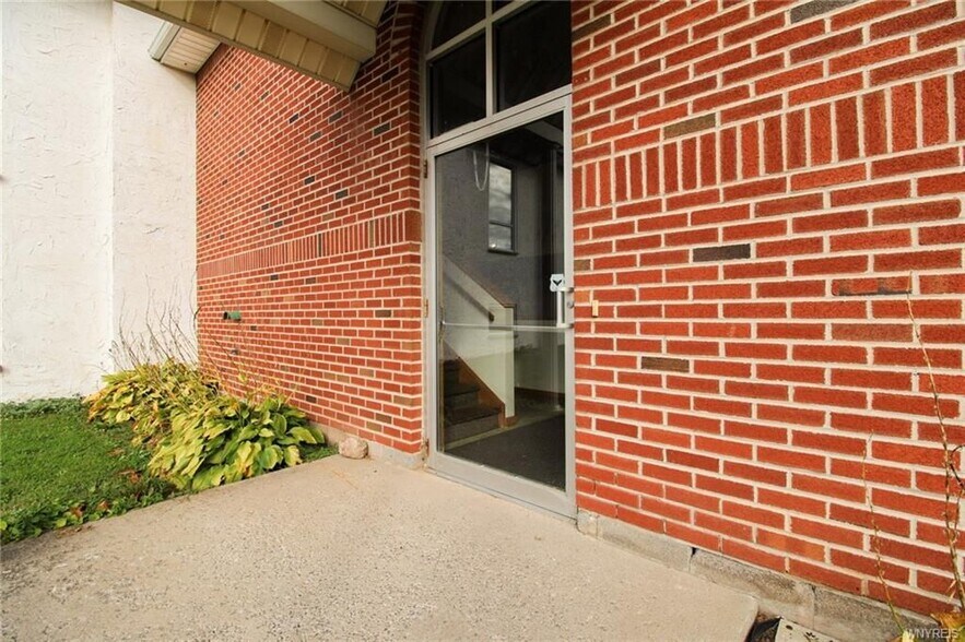 More Photos Of 16789 Kenmore Rd, Kendall Office For Sale
