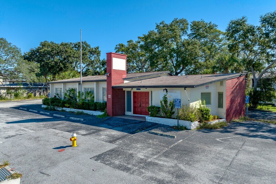 More Photos Of 219 Betty Ln, Clearwater Office Residential For Sale