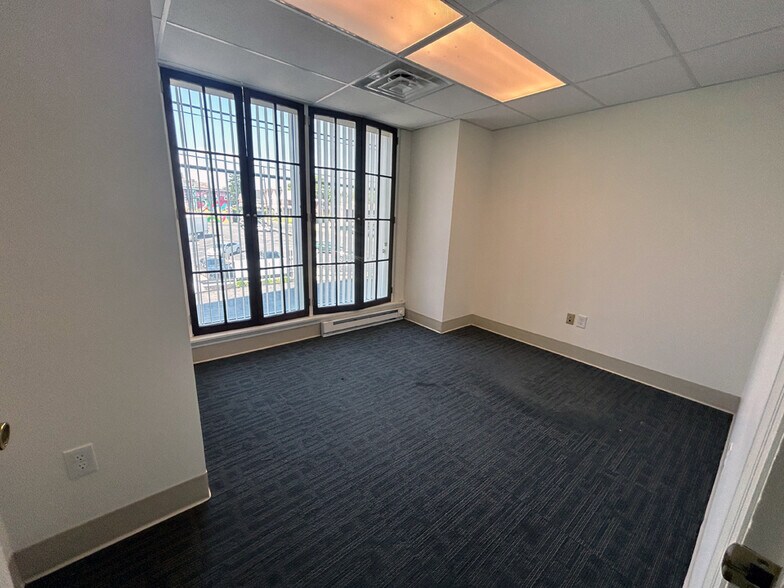 More Photos Of 331 Bridge St, New Cumberland Office For Sale