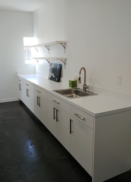 More Photos Of 644 Emerson St, Palo Alto Office For Lease