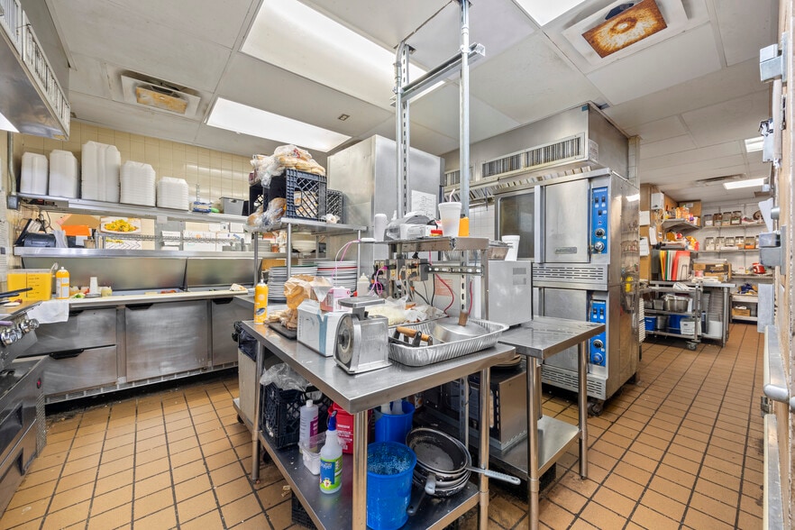 More Photos Of 4415 Liberty Ave, Vermilion General Retail For Sale