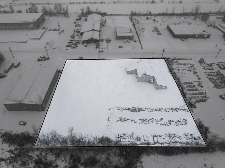 More Photos Of 19 Terry Fox Dr, Vankleek Hill Manufacturing For Sale