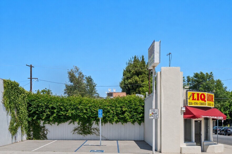 More Photos Of 12035 Magnolia Blvd, Valley Village Convenience Store For Sale