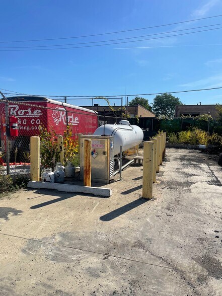 More Photos Of 1539 Bourbon Pky, Streamwood Warehouse For Sale