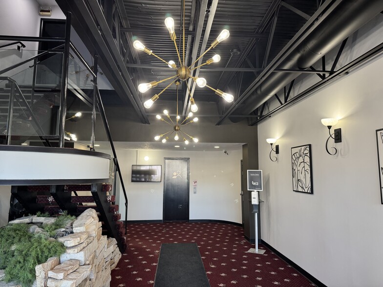 More Photos Of 1300 Cummins Rd, Des Moines General Retail For Lease