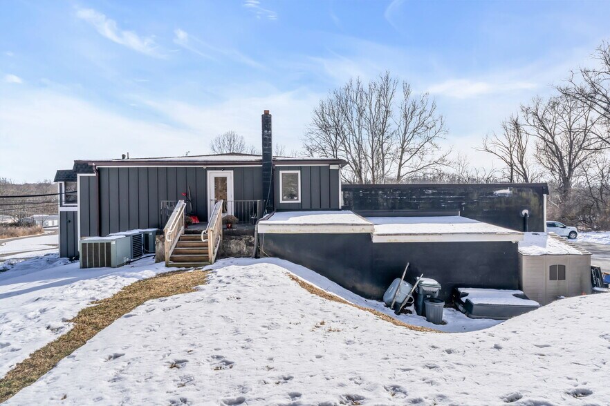 More Photos Of 140 W Main St, Clinton Township Office For Sale