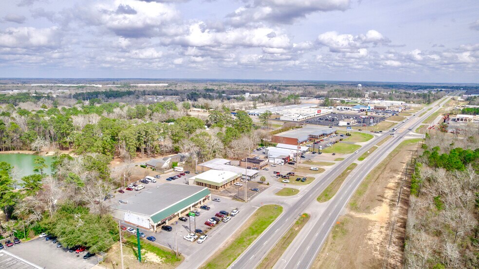More Photos Of 3753 Ross Clark Cir, Dothan Freestanding For Sale