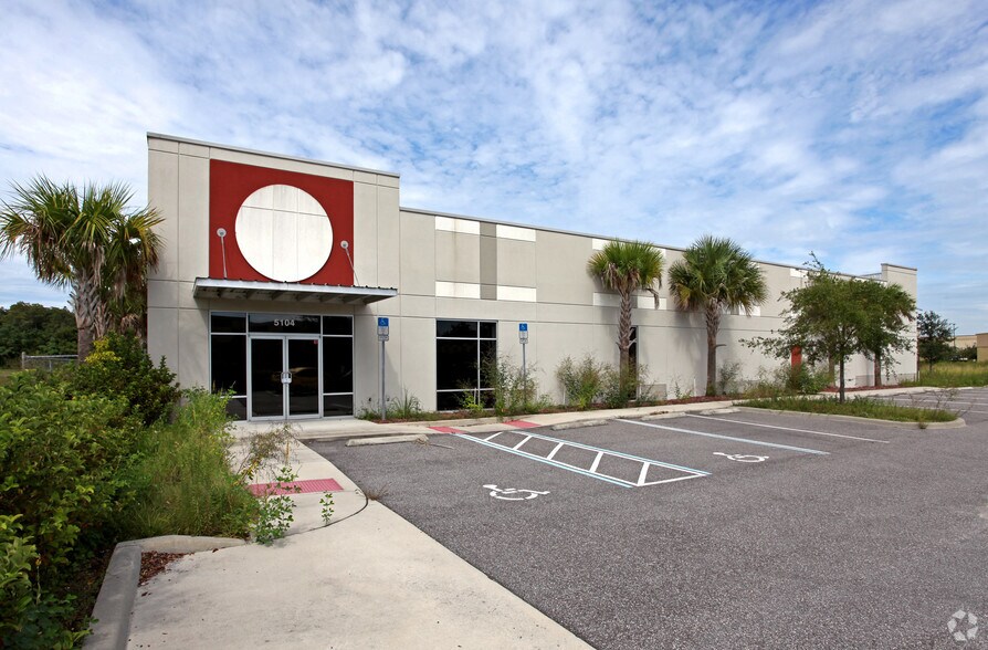 Primary Photo Of 5104 Forsyth Commerce Rd, Orlando Showroom For Lease