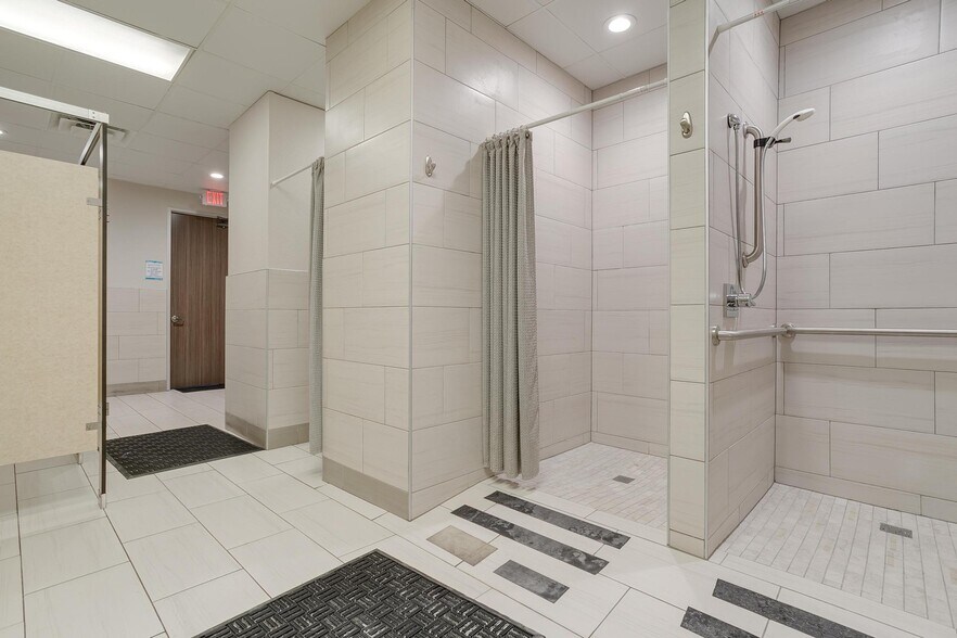 More Photos Of 1580 US Highway 287 N, Mansfield Medical For Sale