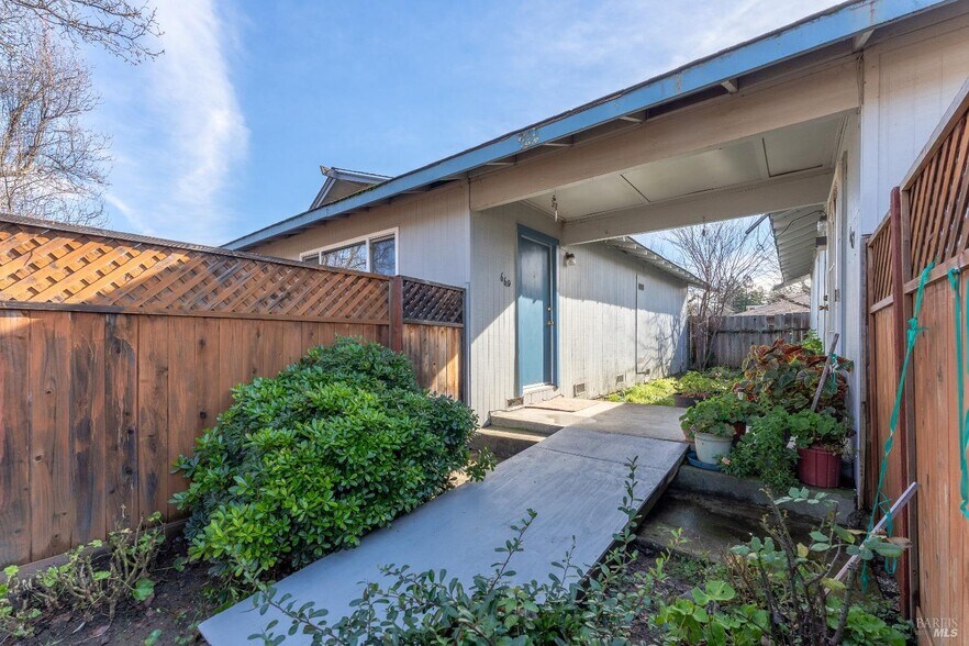 More Photos Of 649 Leslie St, Ukiah Apartments For Sale