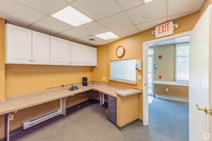 More Photos Of 3515 Washington Rd, McMurray General Retail For Sale