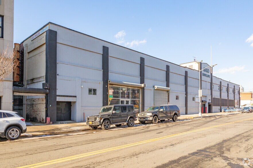 More Photos Of 4310 21st St, Long Island City Warehouse For Lease