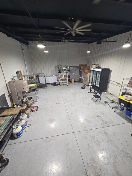 More Photos Of 60 E Wakea Ave, Kahului Warehouse For Lease