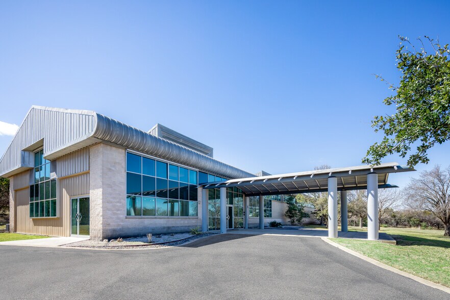 More Photos Of 15315 W Highway 71, Austin Showroom For Sale