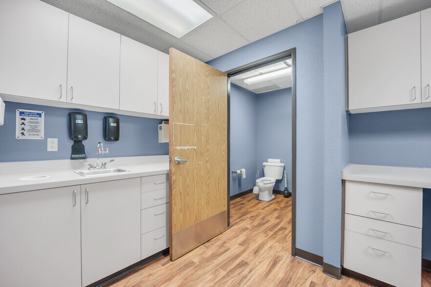 More Photos Of 1605 N Union Blvd, Colorado Springs Medical For Lease