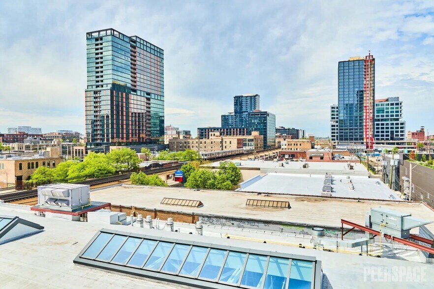 More Photos Of 210 N Racine Ave, Chicago Office For Lease