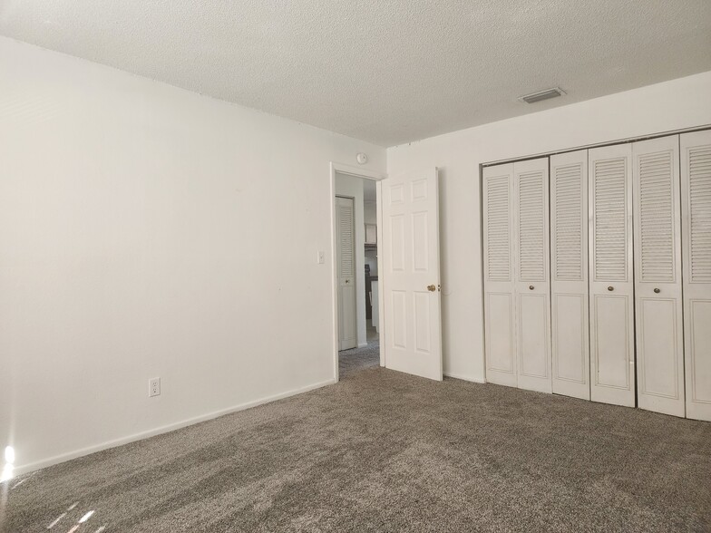 More Photos Of 450 Tomoka Ave, Ormond Beach Apartments For Sale