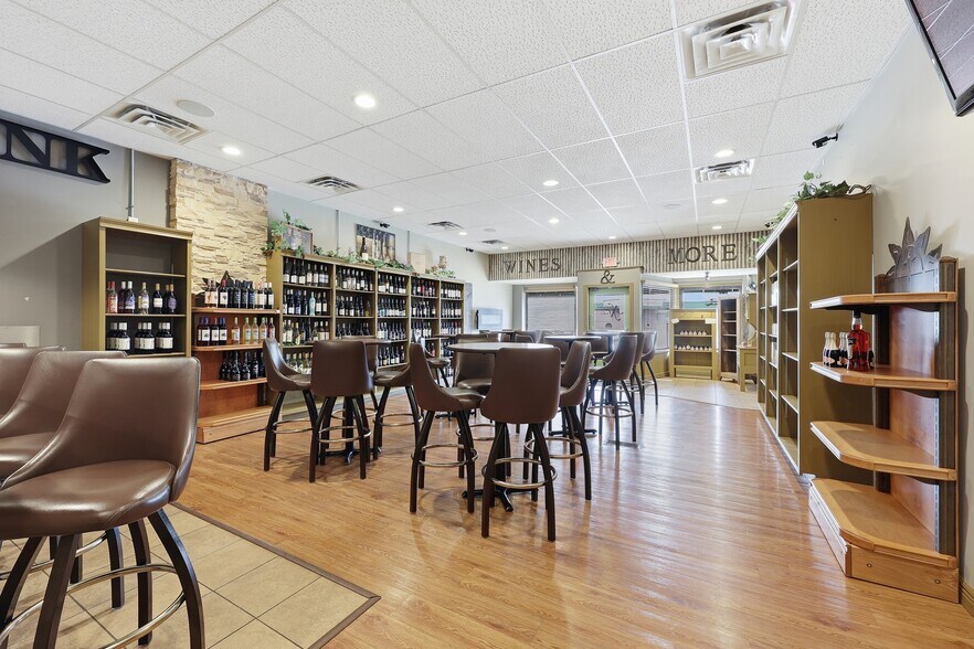 More Photos Of 219 S Sandusky Ave, Bucyrus Storefront Retail Residential For Sale