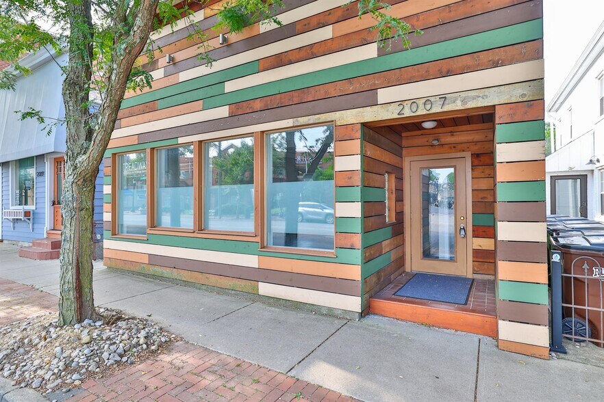 More Photos Of 2007 Madison Rd, Cincinnati Storefront For Sale