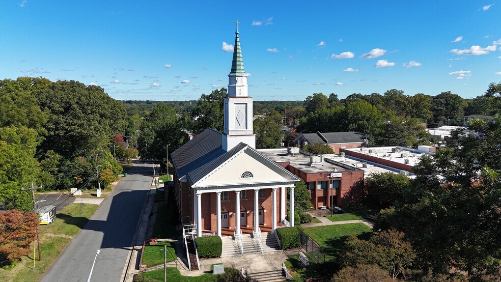 Primary Photo Of 1320 The Plz, Charlotte Religious Facility For Lease