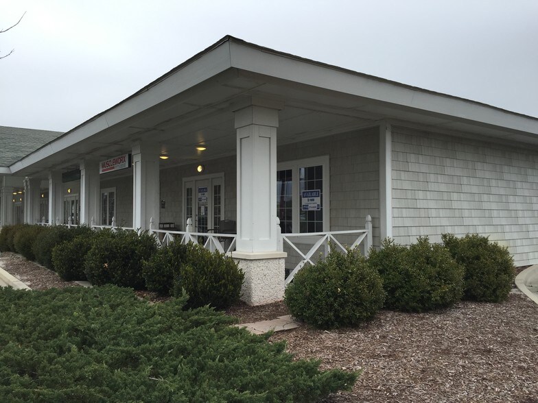 More Photos Of 1328 N Lake Park Blvd, Carolina Beach Medical For Lease