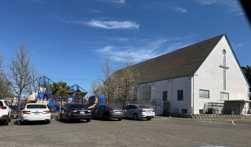 More Photos Of 1100 Las Palmas Ave, Sacramento Religious Facility For Sale