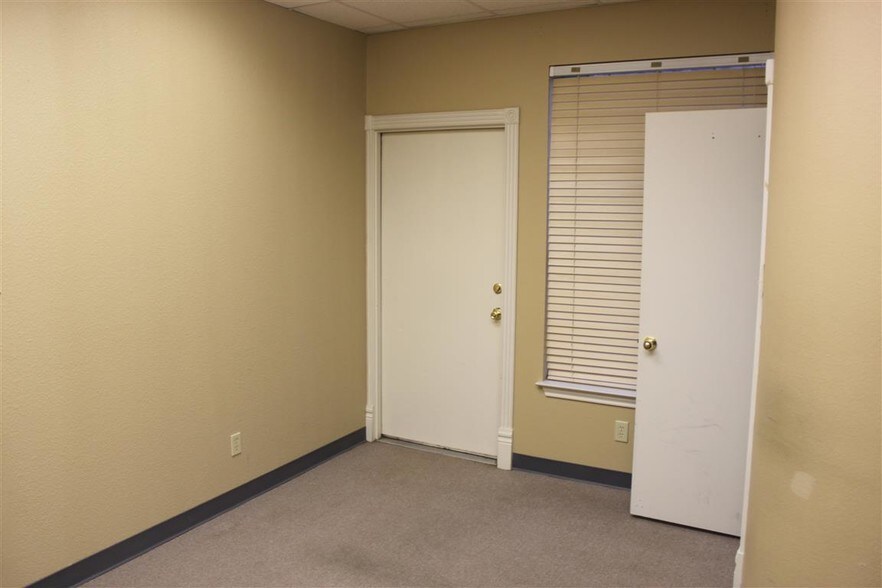 More Photos Of 6407 Colleyville Blvd, Colleyville Medical For Lease