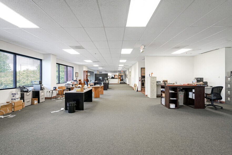 More Photos Of 1852 Fescue St SE, Albany Office For Sale